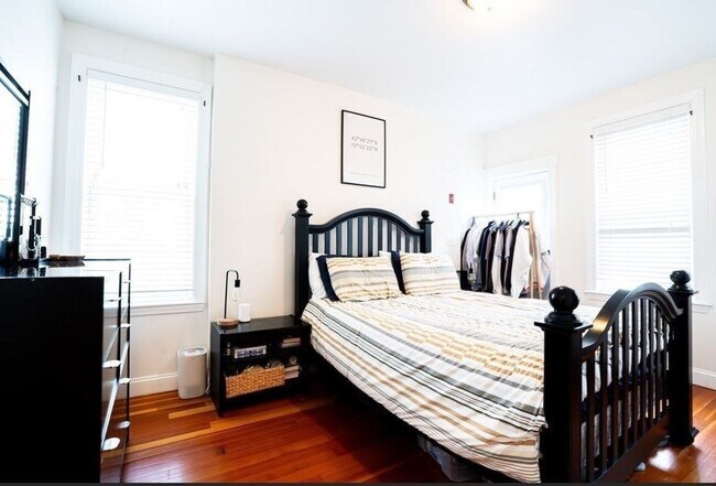 Building Photo - 126 High St