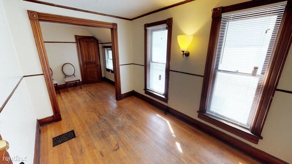 Building Photo - 214 N 5th Ave
