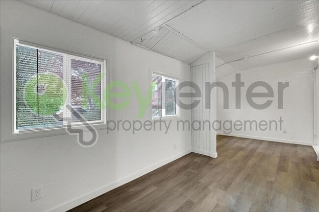 Building Photo - 1827 T St