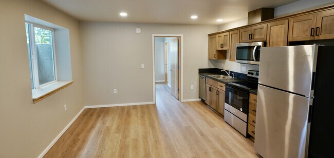 Building Photo - Baker Street Lofts