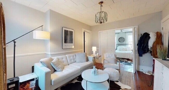 Building Photo - 93 Baxter St