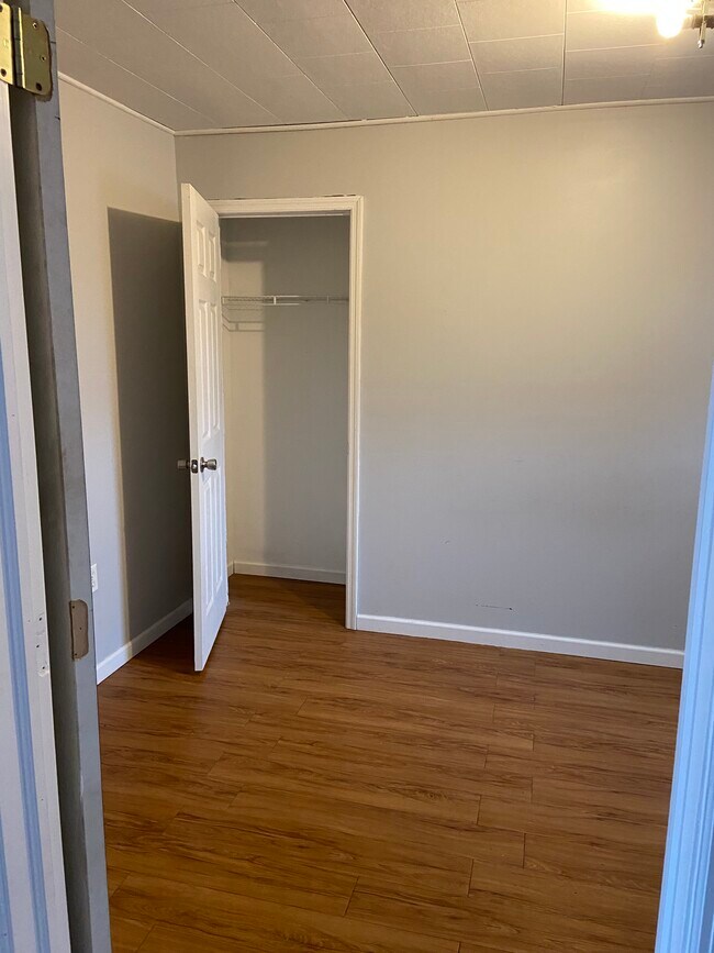 Building Photo - 11 LLC-110 Sailly Avenue