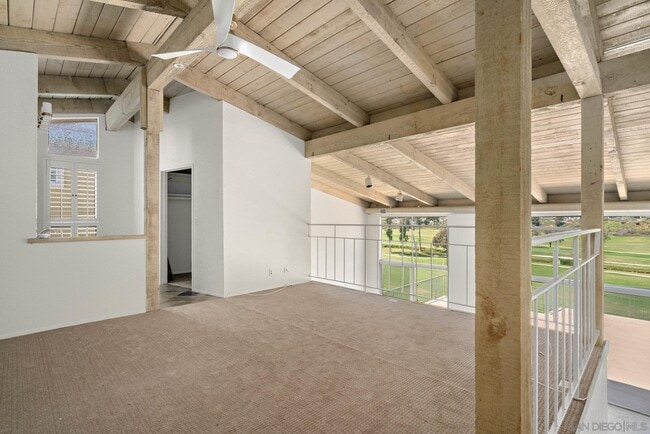 Building Photo - 2544 Navarra Dr