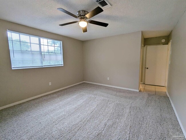 Building Photo - 708 Bayshore Dr