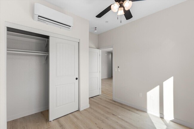 Building Photo - 10094 Joshua Blvd