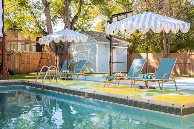 Building Photo - 84 21st Terrace SE