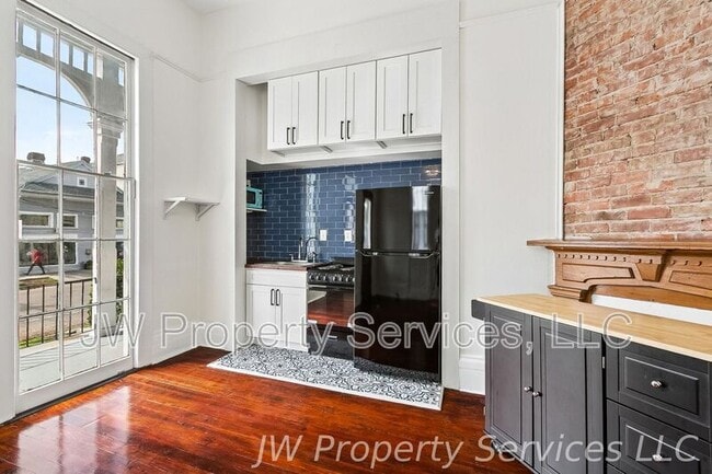 Building Photo - 5225 Magazine St