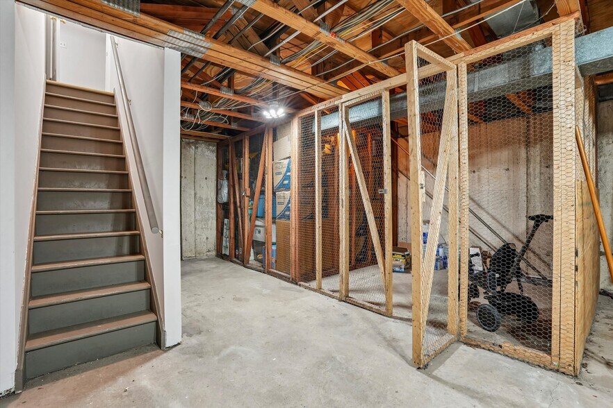 Building Photo - 9168 Ellie Dr