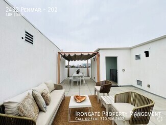 Building Photo - 2432 Penmar-202