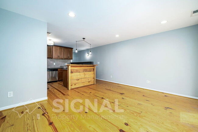 Building Photo - 4111 4th Ave S