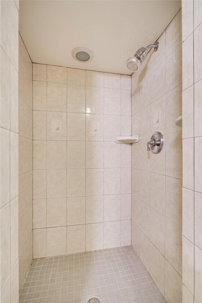 Building Photo - 11200 Powder Horn Dr