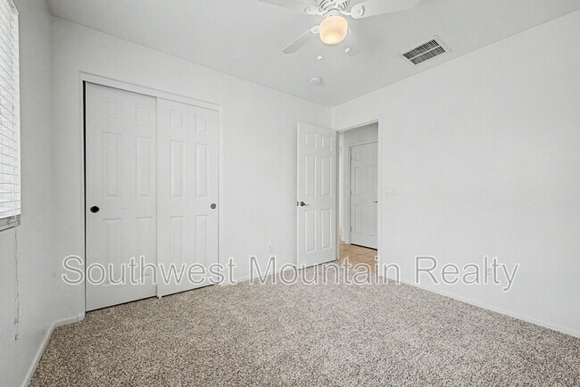 Building Photo - 1237 W Fruit Tree Ln