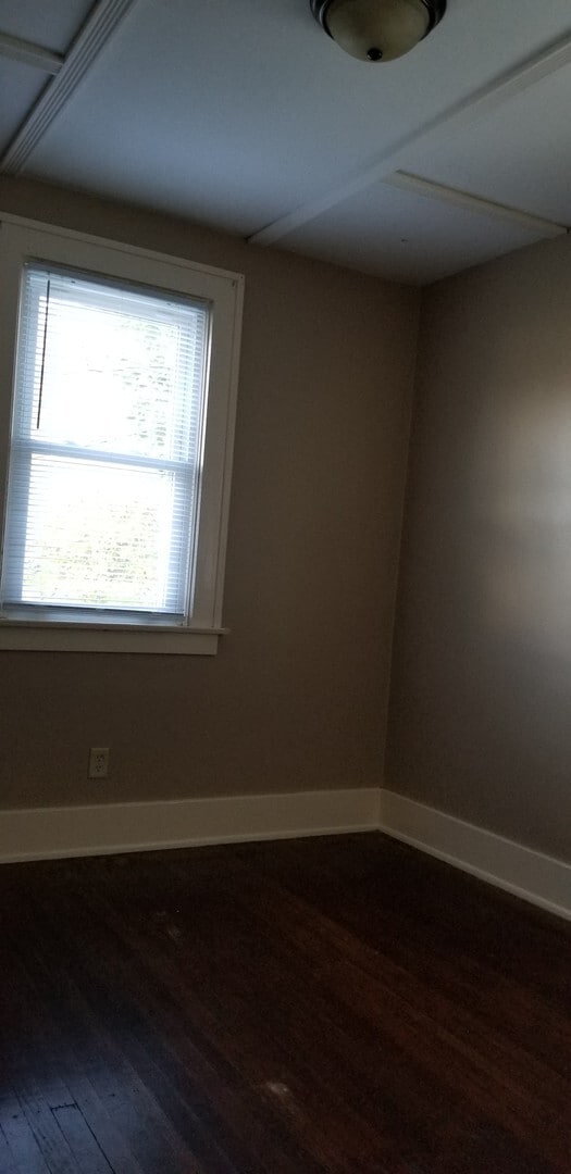 Building Photo - 2 Bedroom Ranch