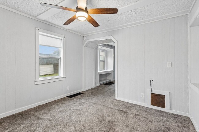Building Photo - 511 Poppleton Ave