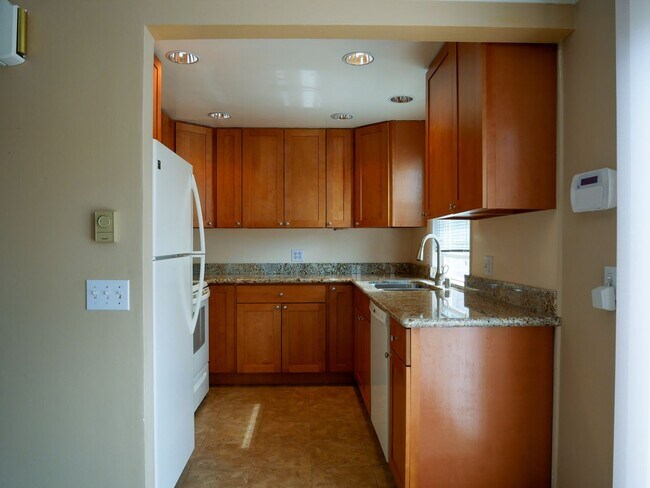 Building Photo - 621 NE 155th St