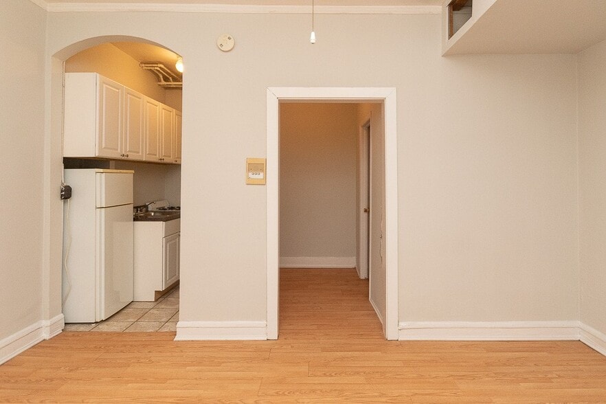 Building Photo - 2832 N Burling St