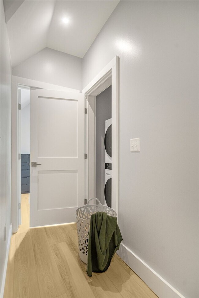 Building Photo - 200 Highland Ave