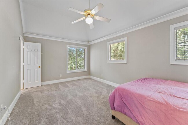 Building Photo - 3106 Sackett St