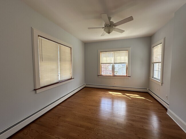 Building Photo - 138 New York Ave