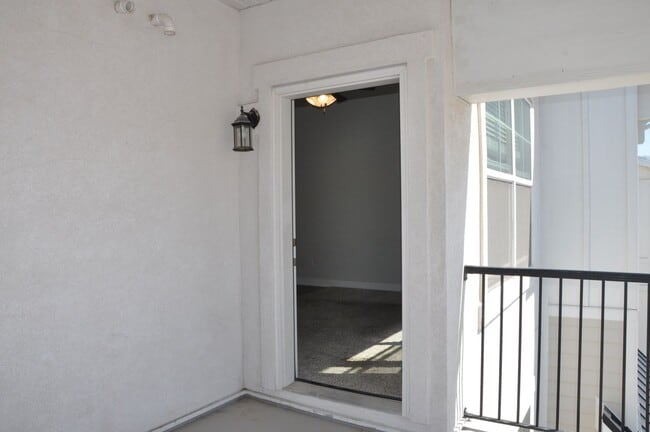 Building Photo - 3 bedroom, 2 bathroom house located in the desirable area of Saratoga Springs/ Lehi, UT