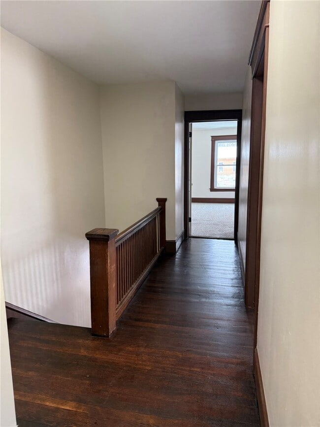 Building Photo - 414 Walnut St