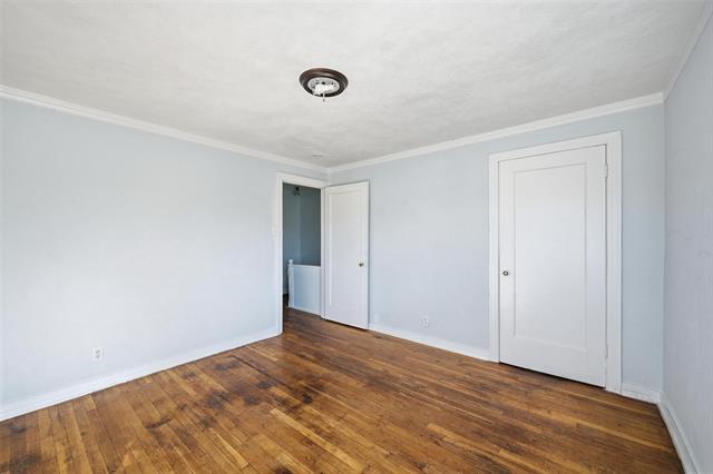 Building Photo - 305 W Morton St