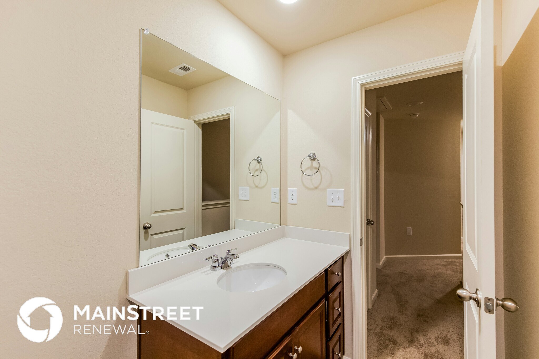 Building Photo - 660 Clover Cir