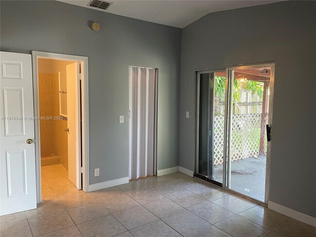 Building Photo - 1234 SW 71st Terrace