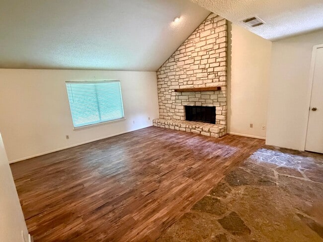 Building Photo - 108 Stone Canyon Ct