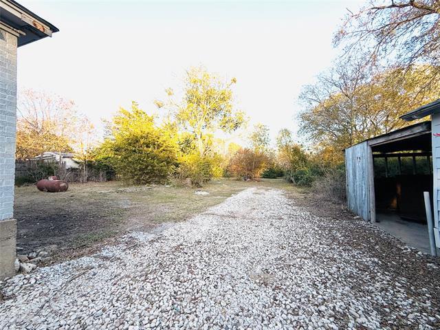 Building Photo - 632 Peggs St