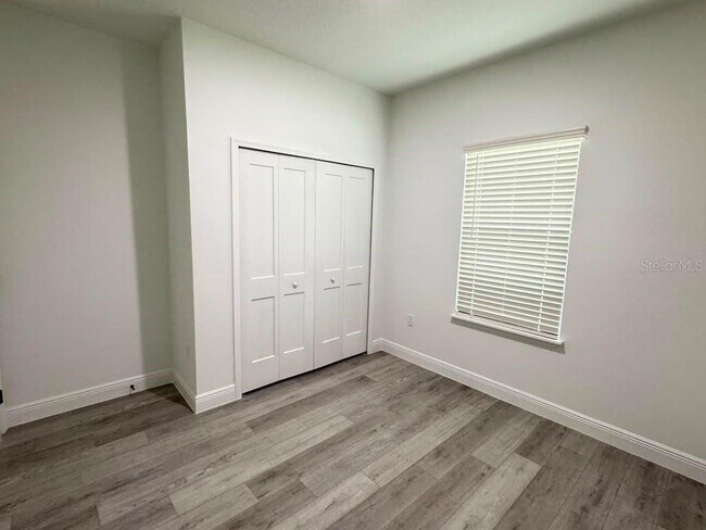 Building Photo - 10290 N Biscayne Dr