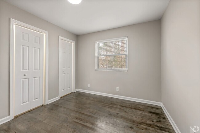 Building Photo - Comfortable 3BR Living with Easy Access to Everything