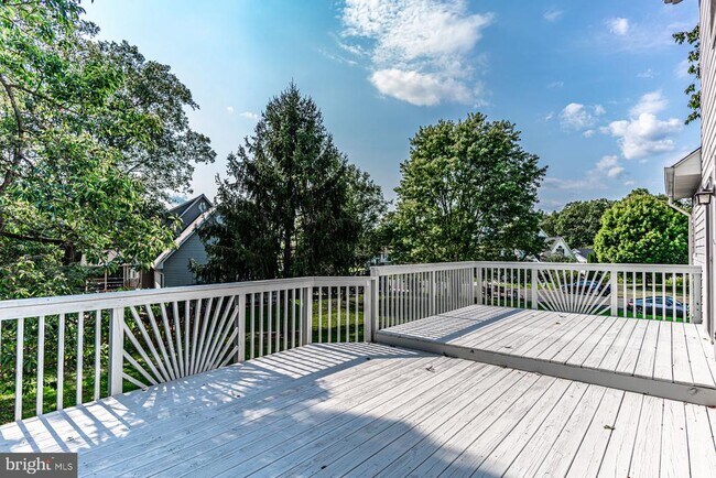 Building Photo - 121 Nottingham Ct