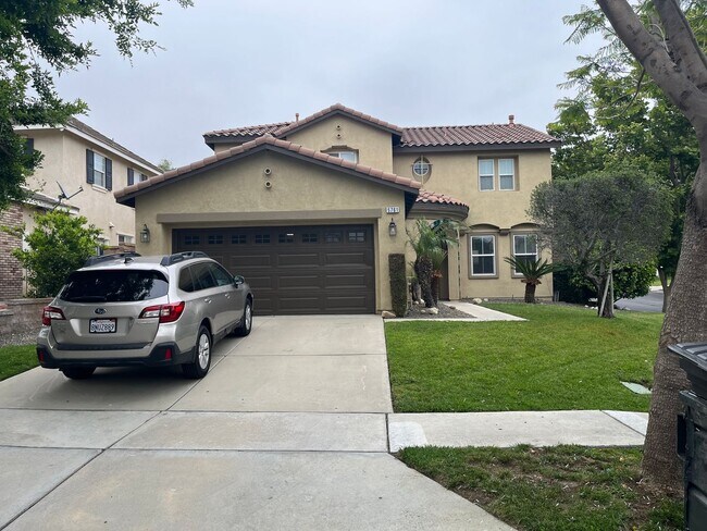 Building Photo - Beautiful Corner lot home in gated community.
