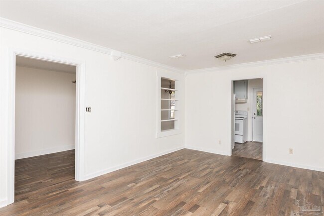 Building Photo - 802 Rue Max St