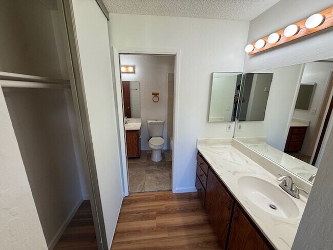 Building Photo - 2-Bedroom, 1.5 Bathroom Townhome in Quiet El Sobrante Neighborhood