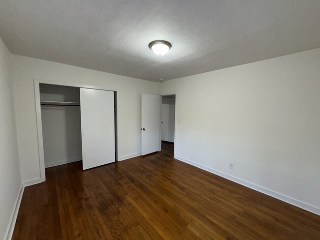 Building Photo - 3147 Shirley Dr