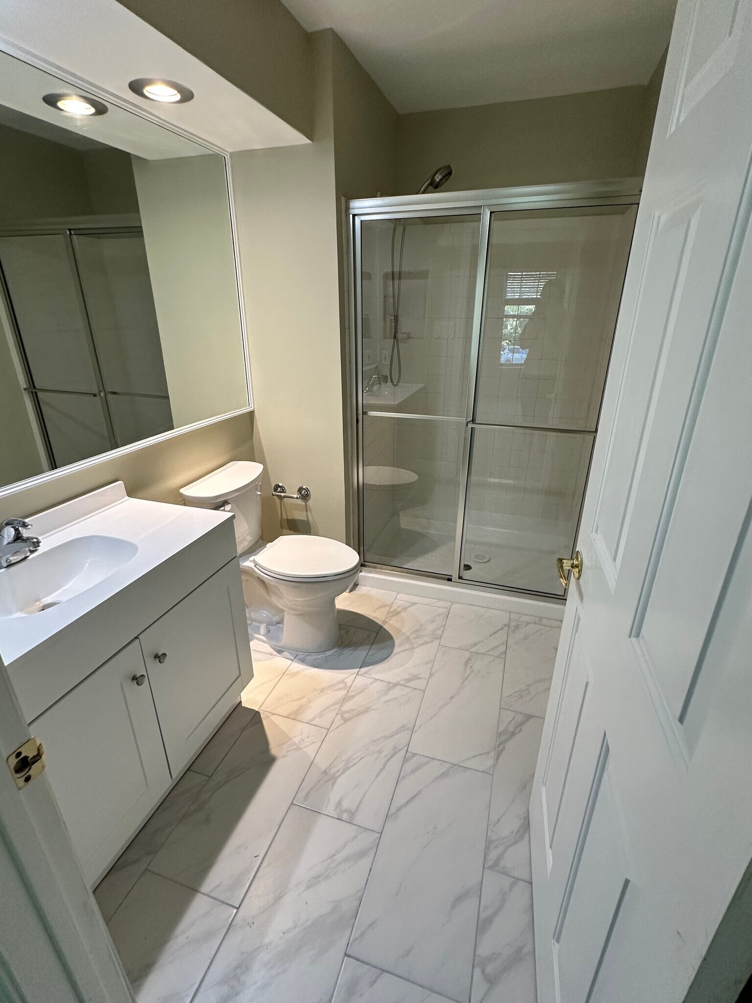 Building Photo - 203 Eagles Chase Dr