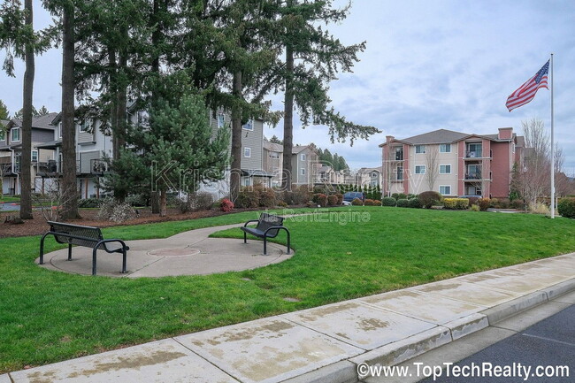 Building Photo - 477 NE Edgeway Drive