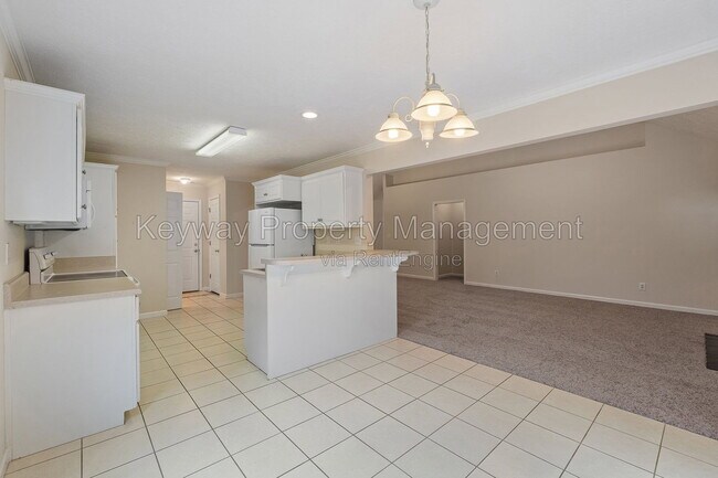 Building Photo - 296 Southbank Dr