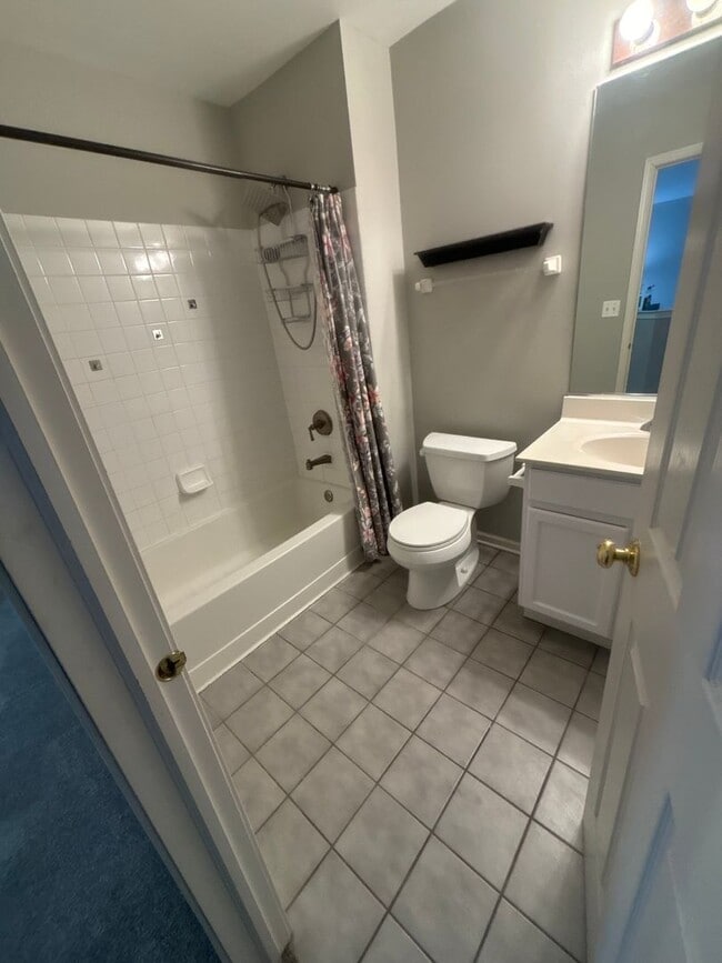 Building Photo - 2 Bedroom Loft Home w/ Finished Basement – $2,575/month