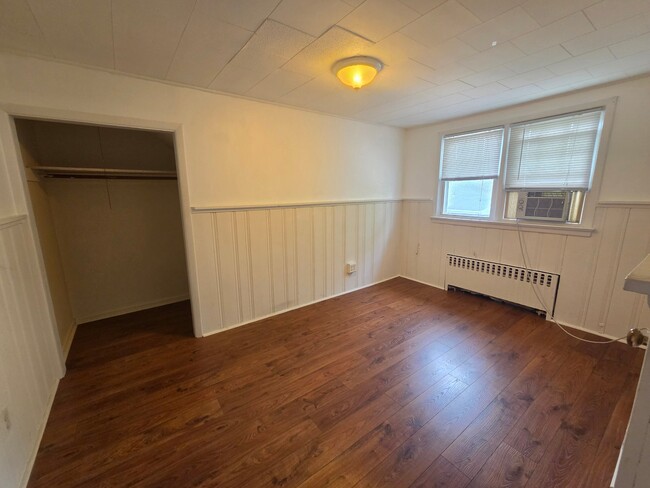 Building Photo - 116 Greenlawn Ave