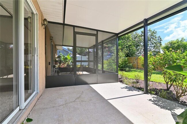 Building Photo - 929 Robinson Ave