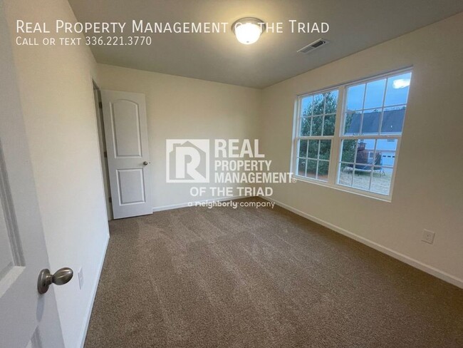 Building Photo - 357 Royal Fern Dr