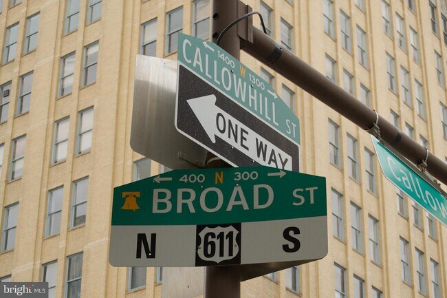 Building Photo - 1422 Callowhill St