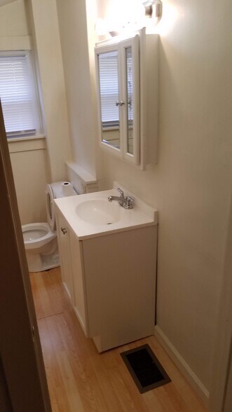 Bathroom 2 - 1937 Meadville St