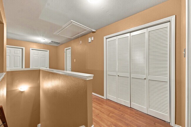 Building Photo - 16551 Pentonshire Ln