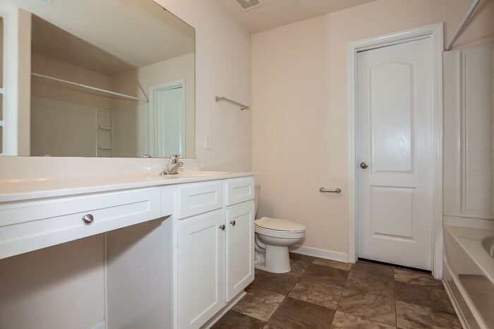 Building Photo - 2804 Yurman Rd