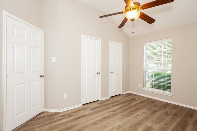 Building Photo - 105 Cherokee Dr