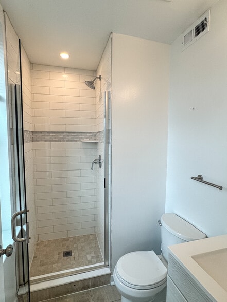 Building Photo - 2539 Grays Ferry Ave